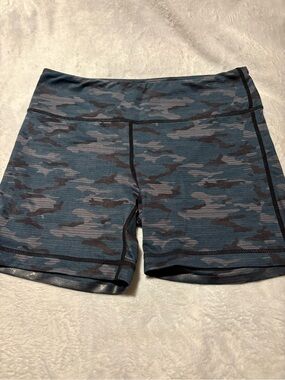 IAB Mid-Rise Blue Camo Bike Shorts for Women - Size 8/Medium